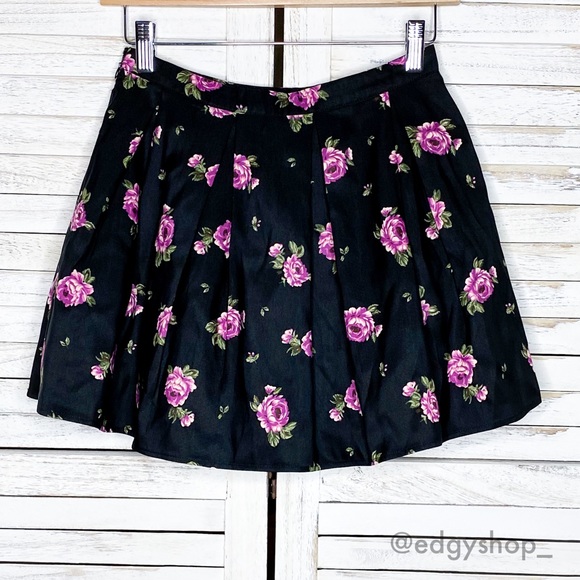 Forever 21 | Floral Pleated Tulle Mini Skirt - Picture 3 of 6